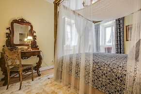 LUXa Charmhouse Hotel