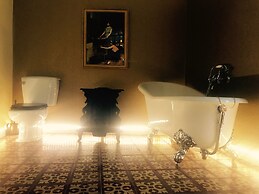 LUXa Charmhouse Hotel