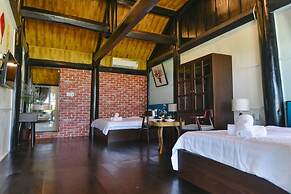 An Bang Stilt House