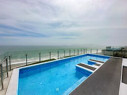 Ocean View Apartment with Pool (1206)