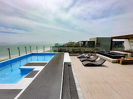 Ocean View Apartment with Pool (1206)