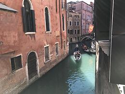 Luxury Venetian Rooms
