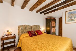Luxury Venetian Rooms
