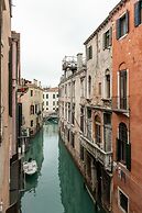 Luxury Venetian Rooms