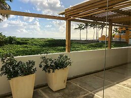 Oceanfront New Condo on the Beach