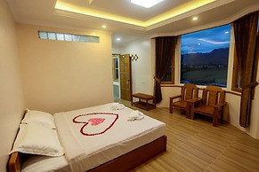 Five One Star Hotel