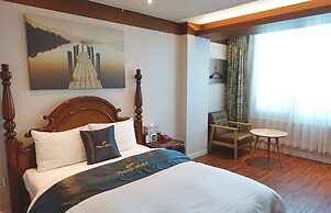 Prince Hotel