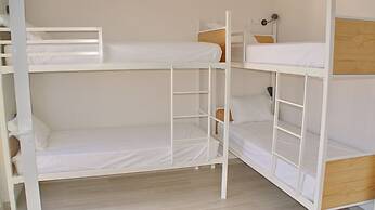 Top City Hostel & Suites