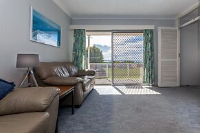 Castaways Unit 1, 17 Shoal Bay Road