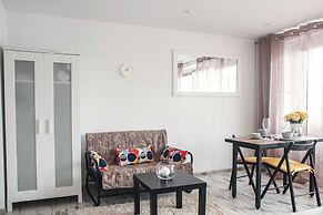Sunny City Center Apartment