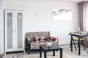 Sunny City Center Apartment