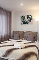 Sunny City Center Apartment