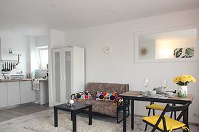 Sunny City Center Apartment