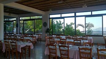 Two Flowers Hotel