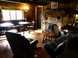Peakstones Inn