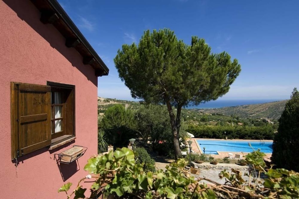 Villa Ivoni 1