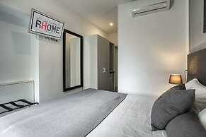 Rhome GuestHouse