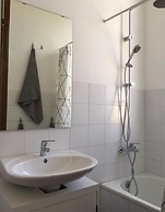 Tomarhousing