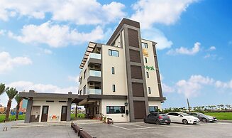 Urban Oasis Inn