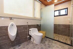 Urban Oasis Inn