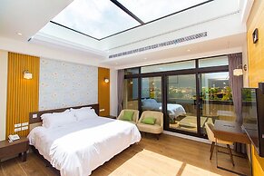 Urban Oasis Inn