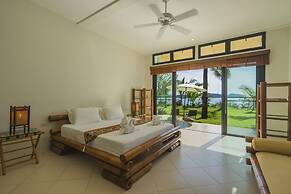 Beach Front Luxury Villa Hai Leng