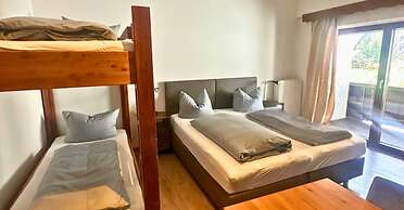 Pension Almhof Baumgarten