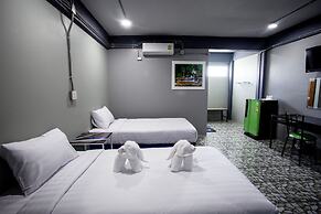 Baan Chang Hotel & Coffee House