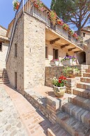 Borgo Pulciano Agriturismo