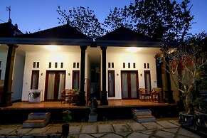 Toro Cottage