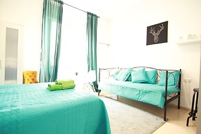 Arriola Rooms