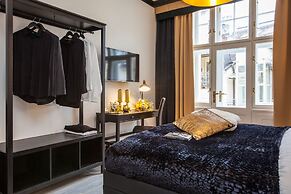 Golden Prague Rooms