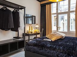 Golden Prague Rooms