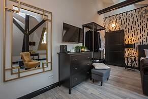 Golden Prague Rooms