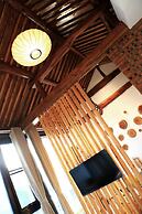 Carpenter's Rustic Courtyard-Great Wall