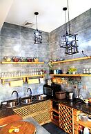 Carpenter's Rustic Courtyard-Great Wall