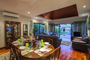 Exotic Boutique 4BR Pool Villa Toya