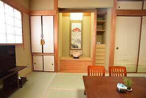 AIKAMU INN House