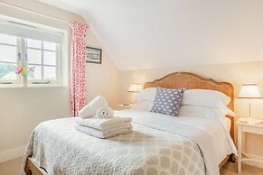 Elizabeth -Tiger Inn