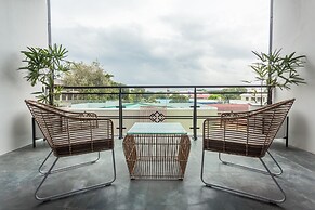 Stonehill Suites