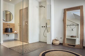 Argostoli Marina Suites