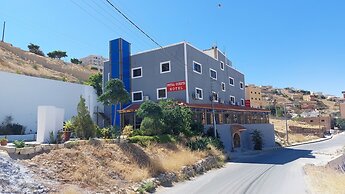Petra Guests Hotel