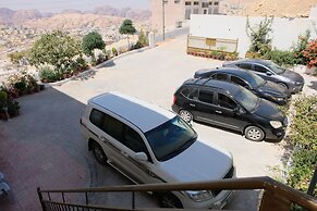 Petra Guests Hotel