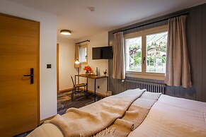 Shed HOTEL