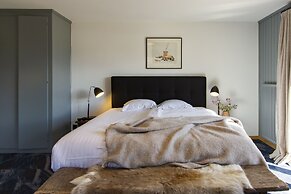 Shed HOTEL