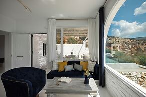 Krios Luxury Suites