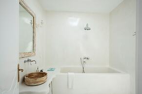 Krios Luxury Suites