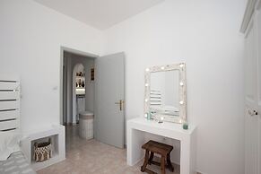 Krios Luxury Suites