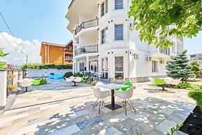 Blue Marine Hotel