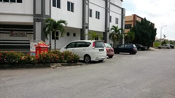 Five Hotel